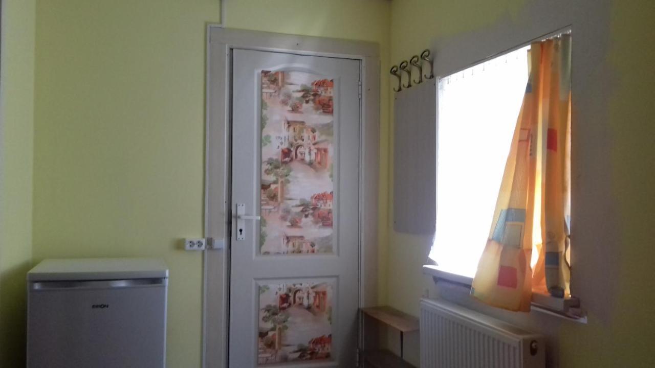 Avotu Stabu Private Flats In A Separate House For One Or Couple Рига Экстерьер фото